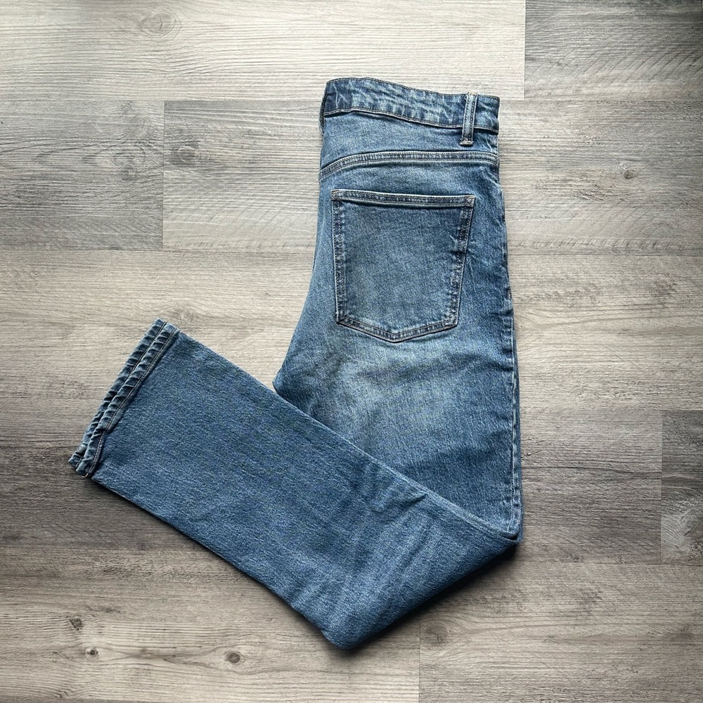 ZARA Straight Leg Jeans – Size US 8 / EU 40 – Medium Wash